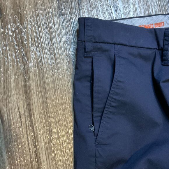 Dockers Supreme Flex Ultimate Short Mens Shorts Chinos Navy Size 42 EUC - Picture 2 of 9